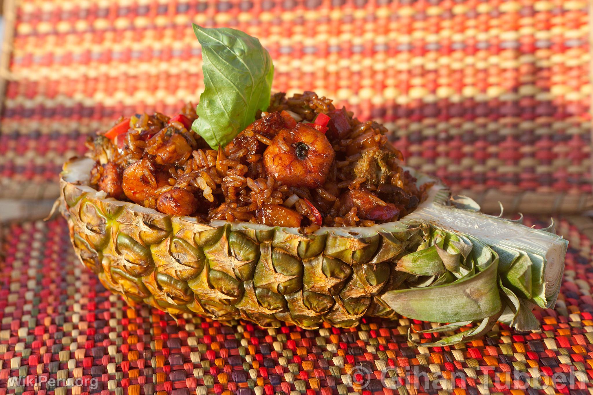 Arroz chaufa con mariscos