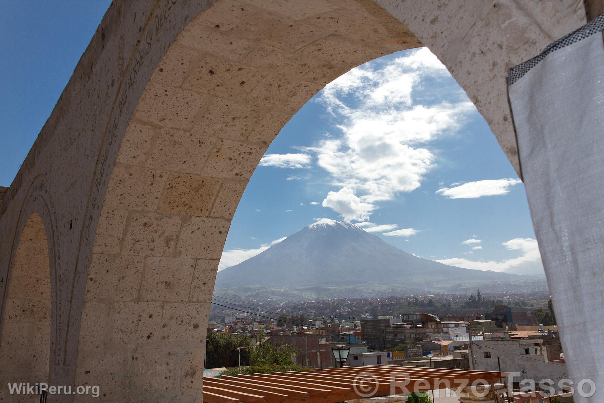 Vista del volcn Misti desde el Mirador de Yanahuara, Arequipa