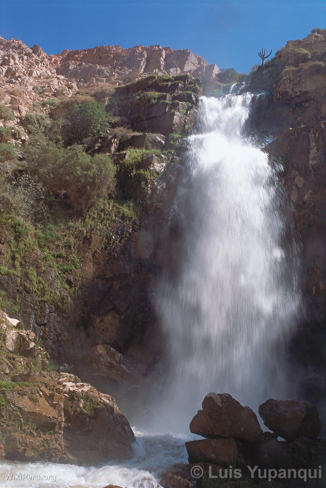 Catarata de Mollisaja en Torata