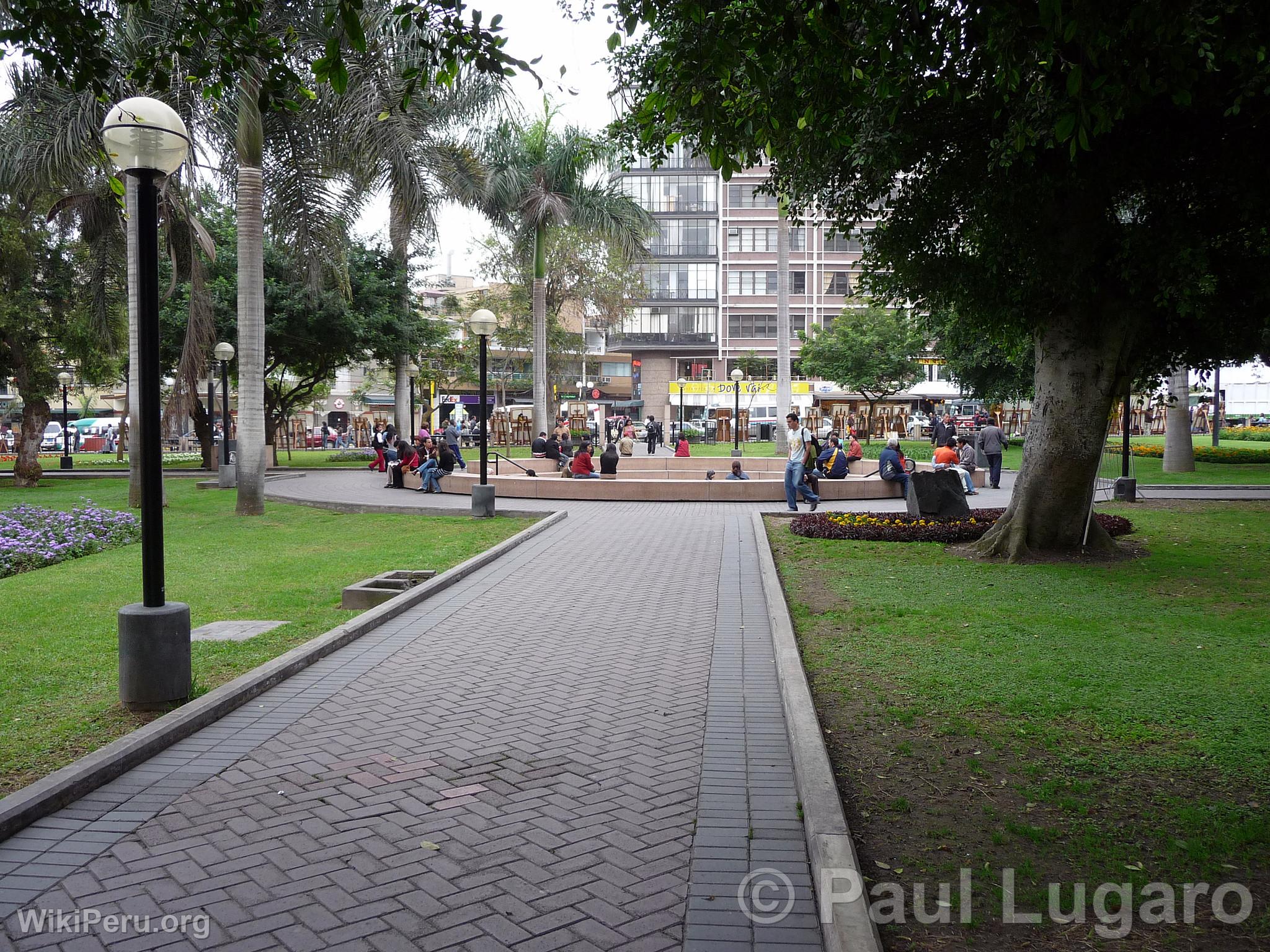 Parque Kennedy, Lima