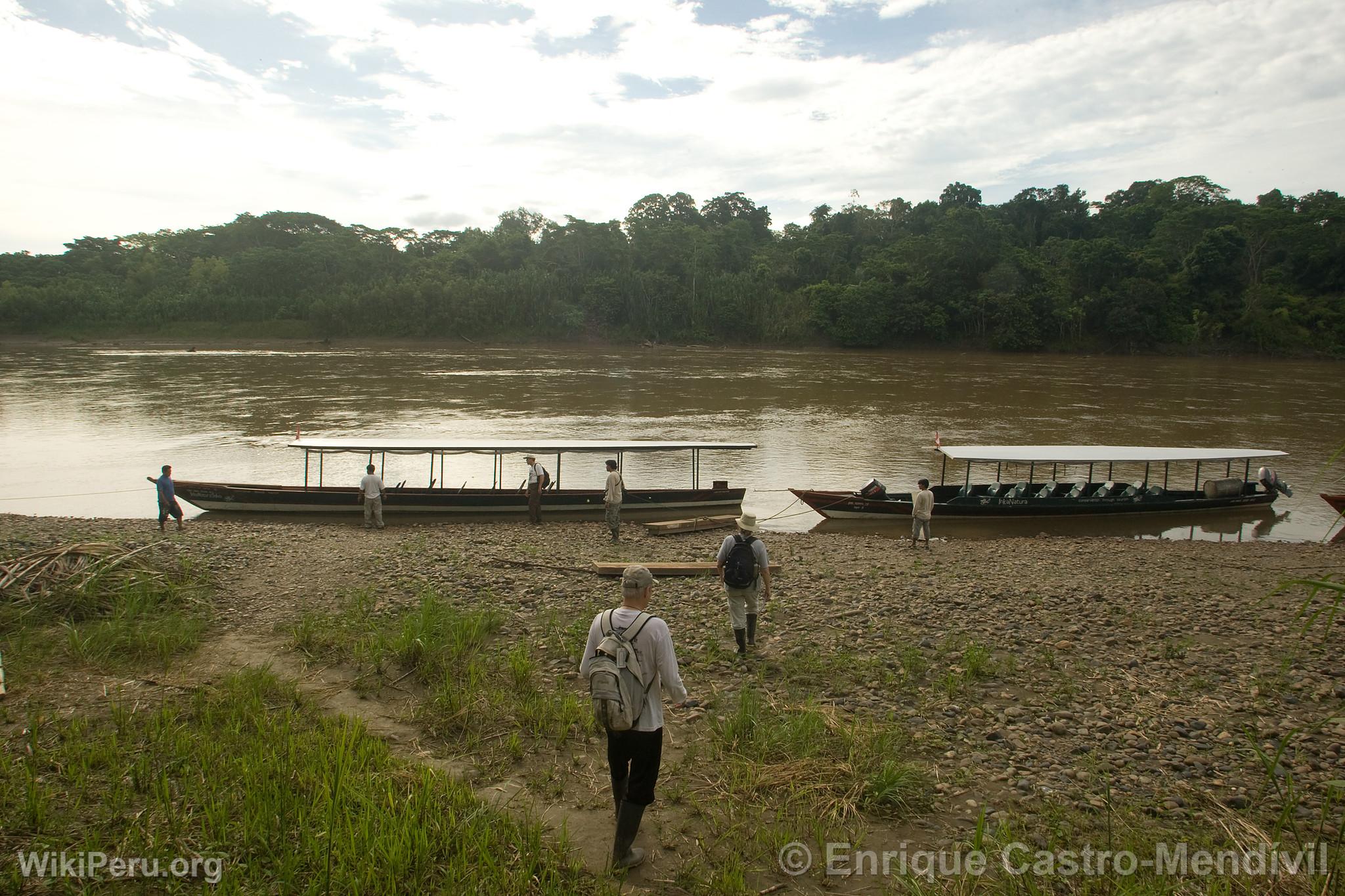 Botes en el ro Manu