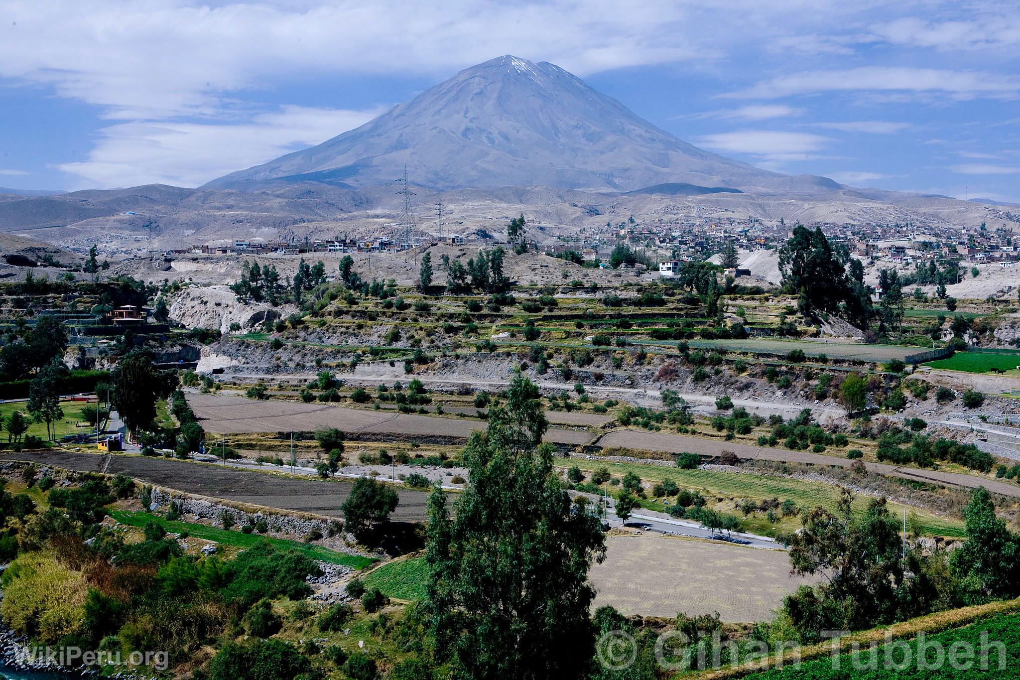 Volcn Misti y campia de Arequipa