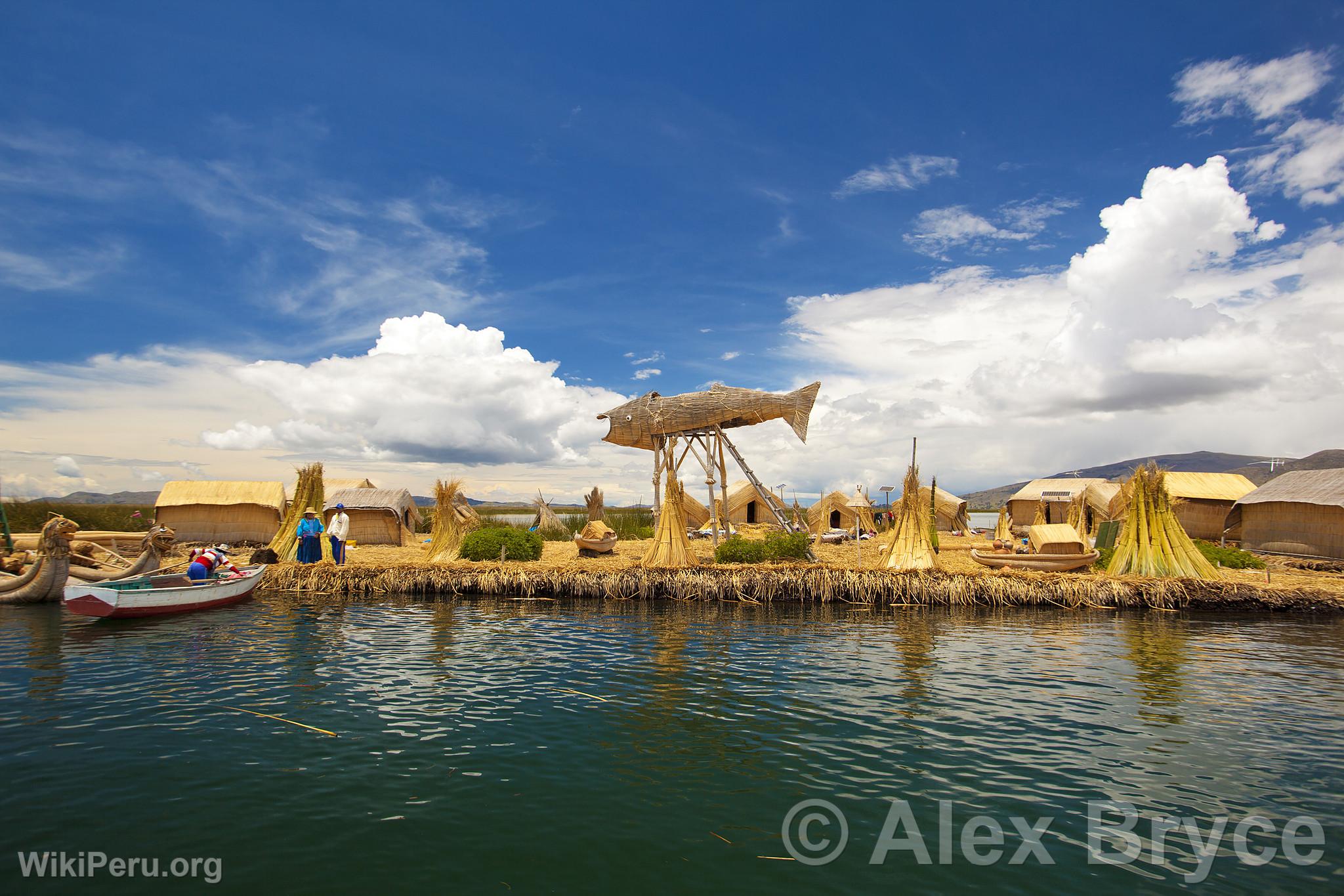 Islas de los Uros en el Lago Titicaca