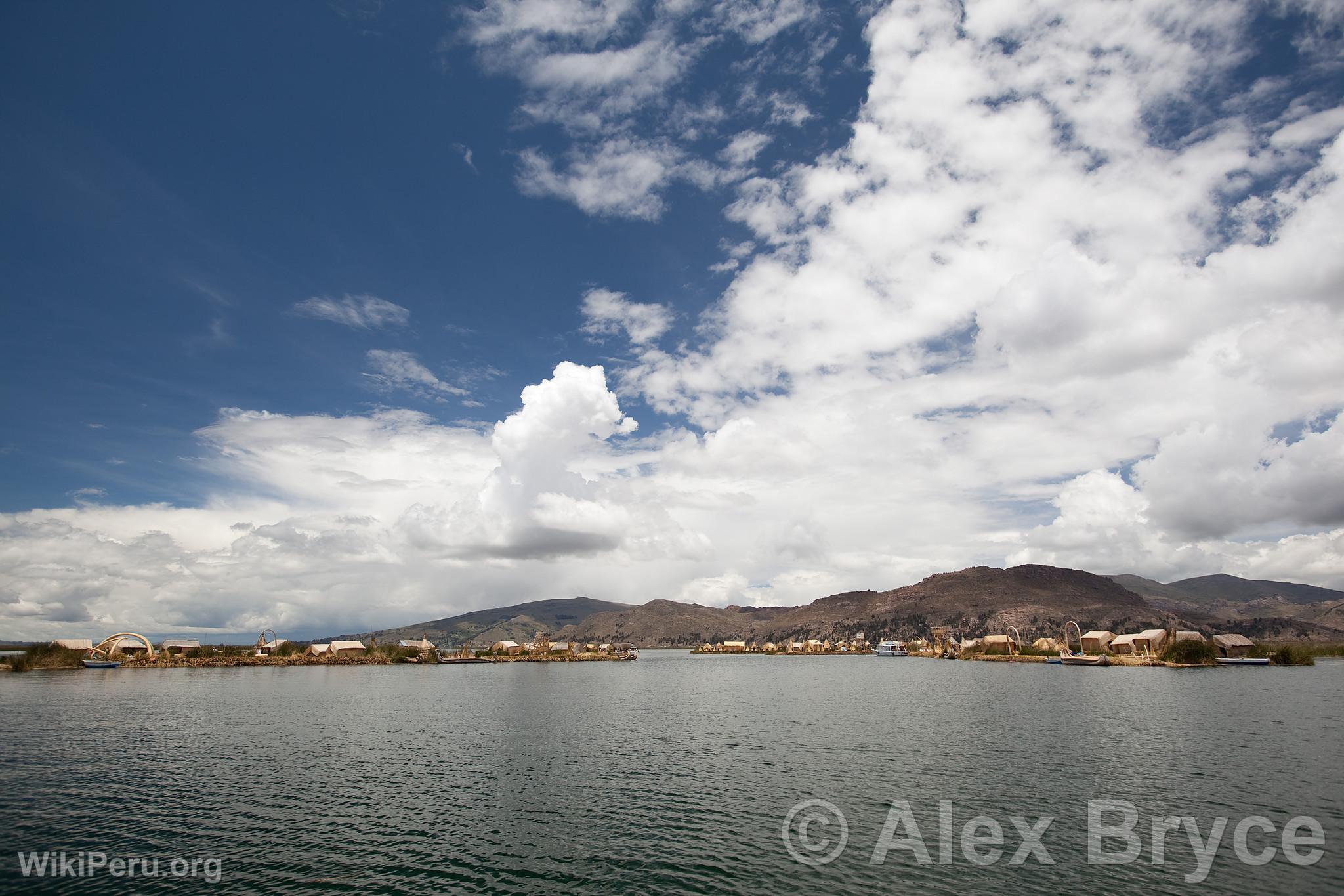 Islas de los Uros en el Lago Titicaca