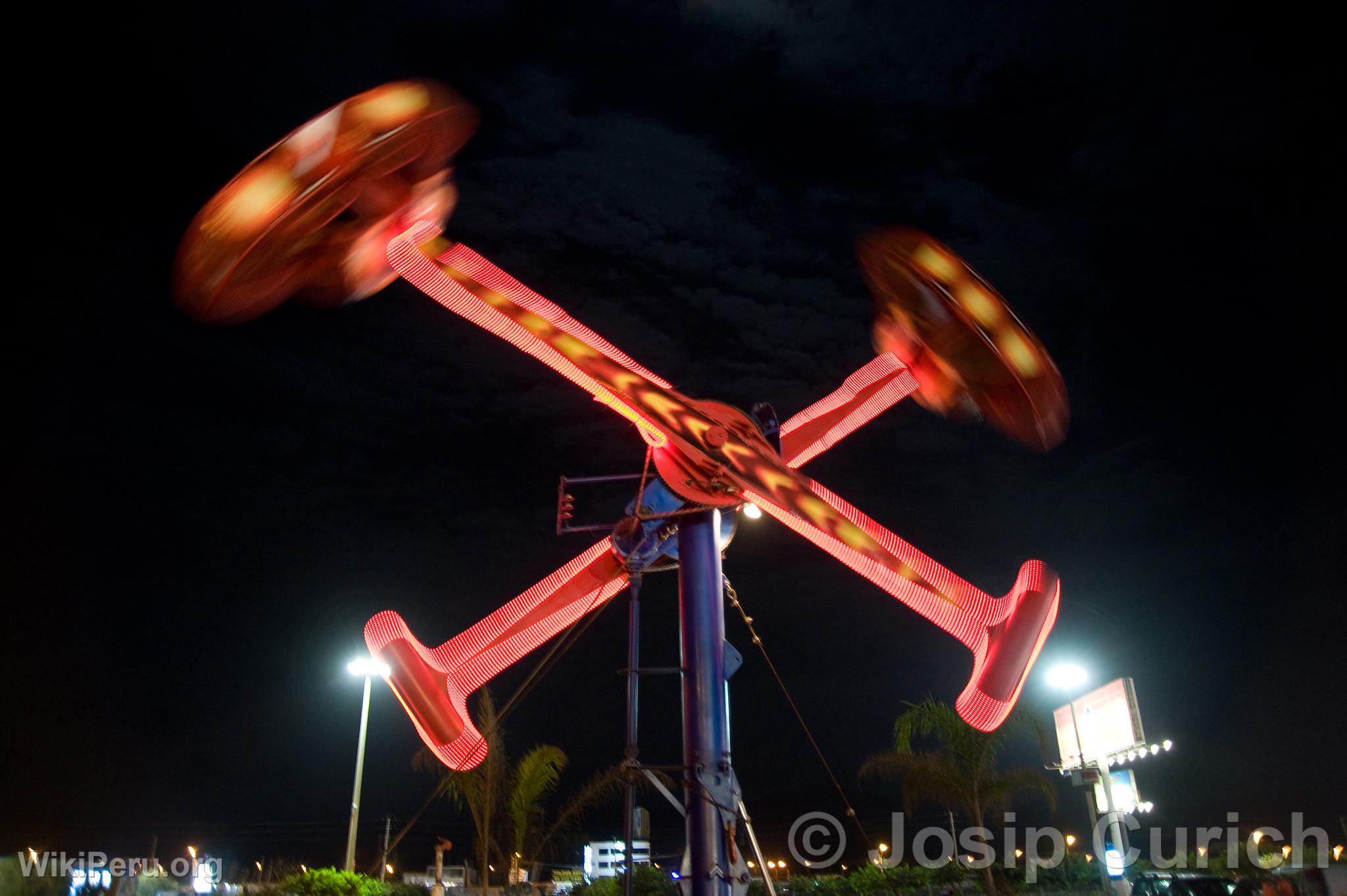 Juegos mecnicos en el balneario de Asia