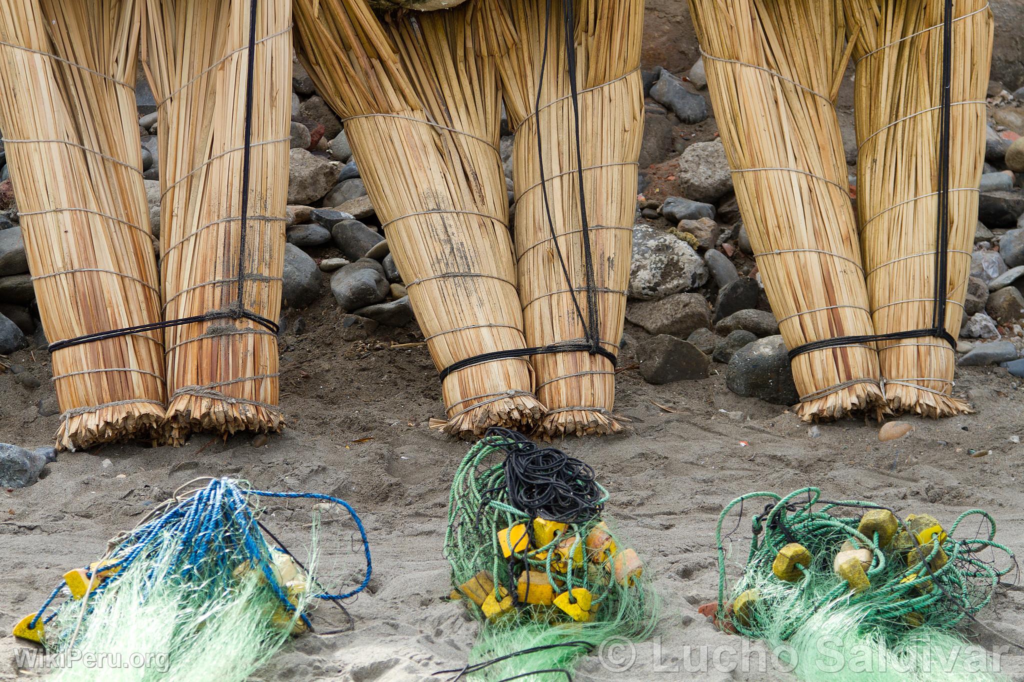 Caballitos de totora en Huanchaco