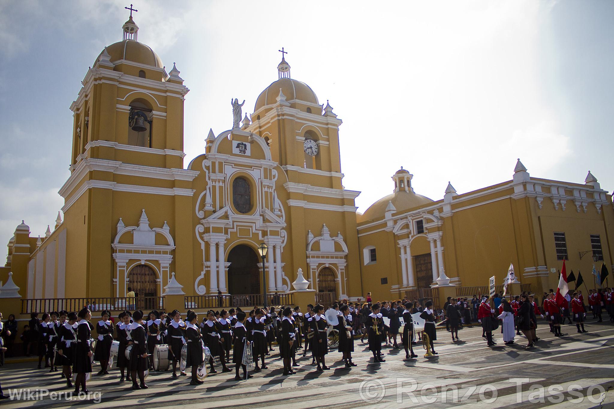 Plaza de Armas, Trujillo