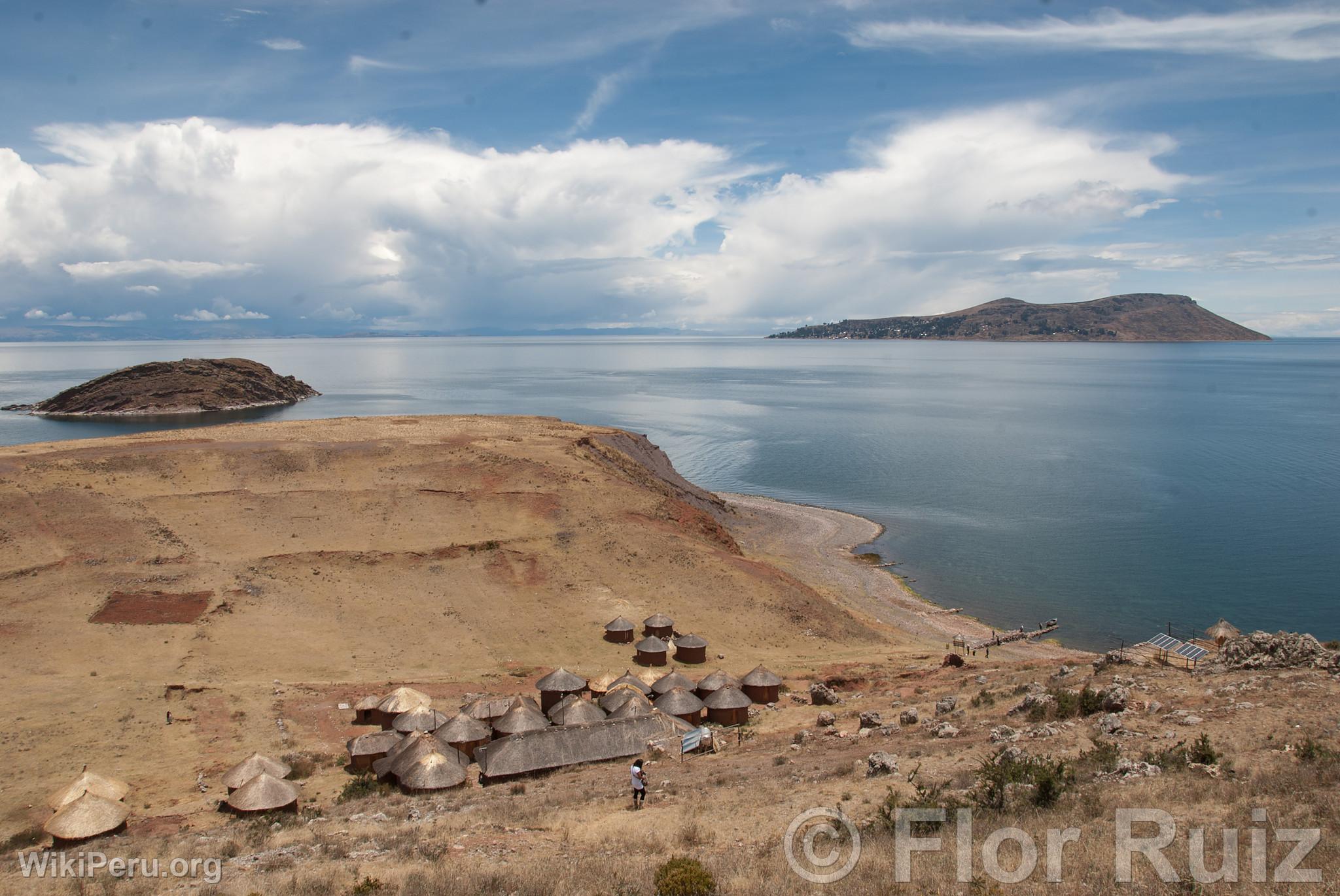 Isla Tikonata en el Lago Titicaca