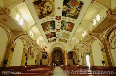 Interior de la Catedral de Catacaos