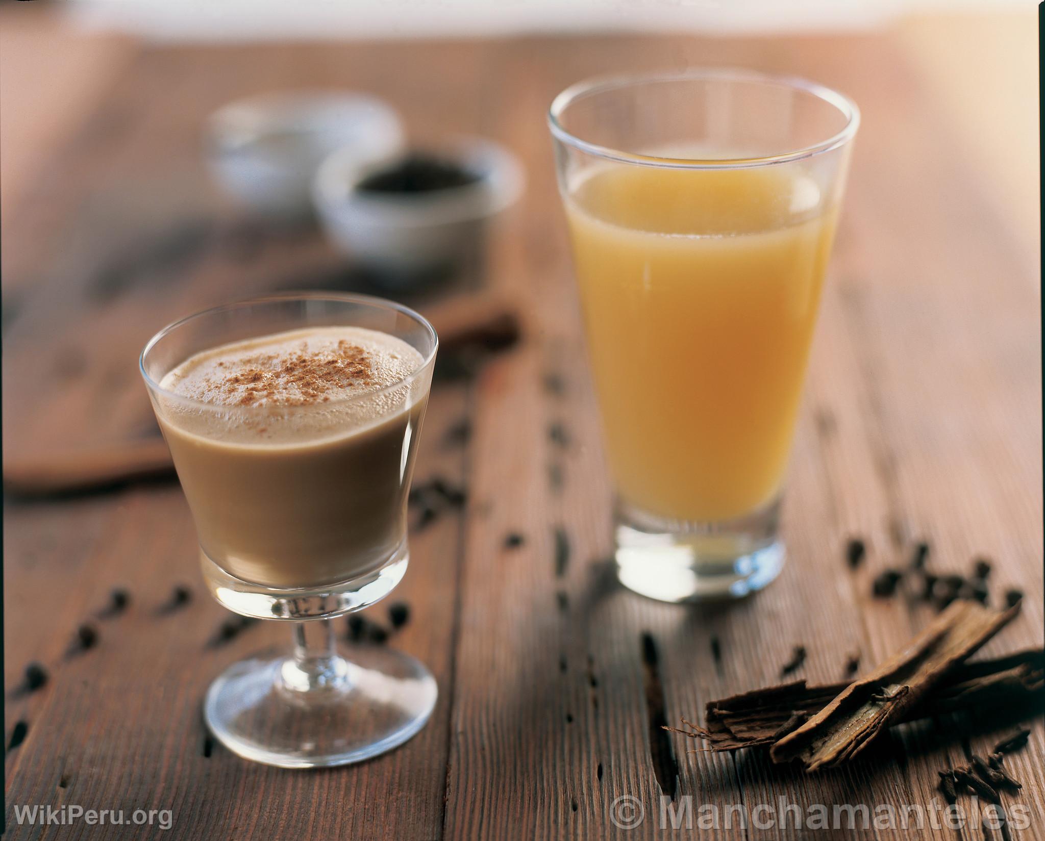 Chicha de jora y coctl de algarrobina