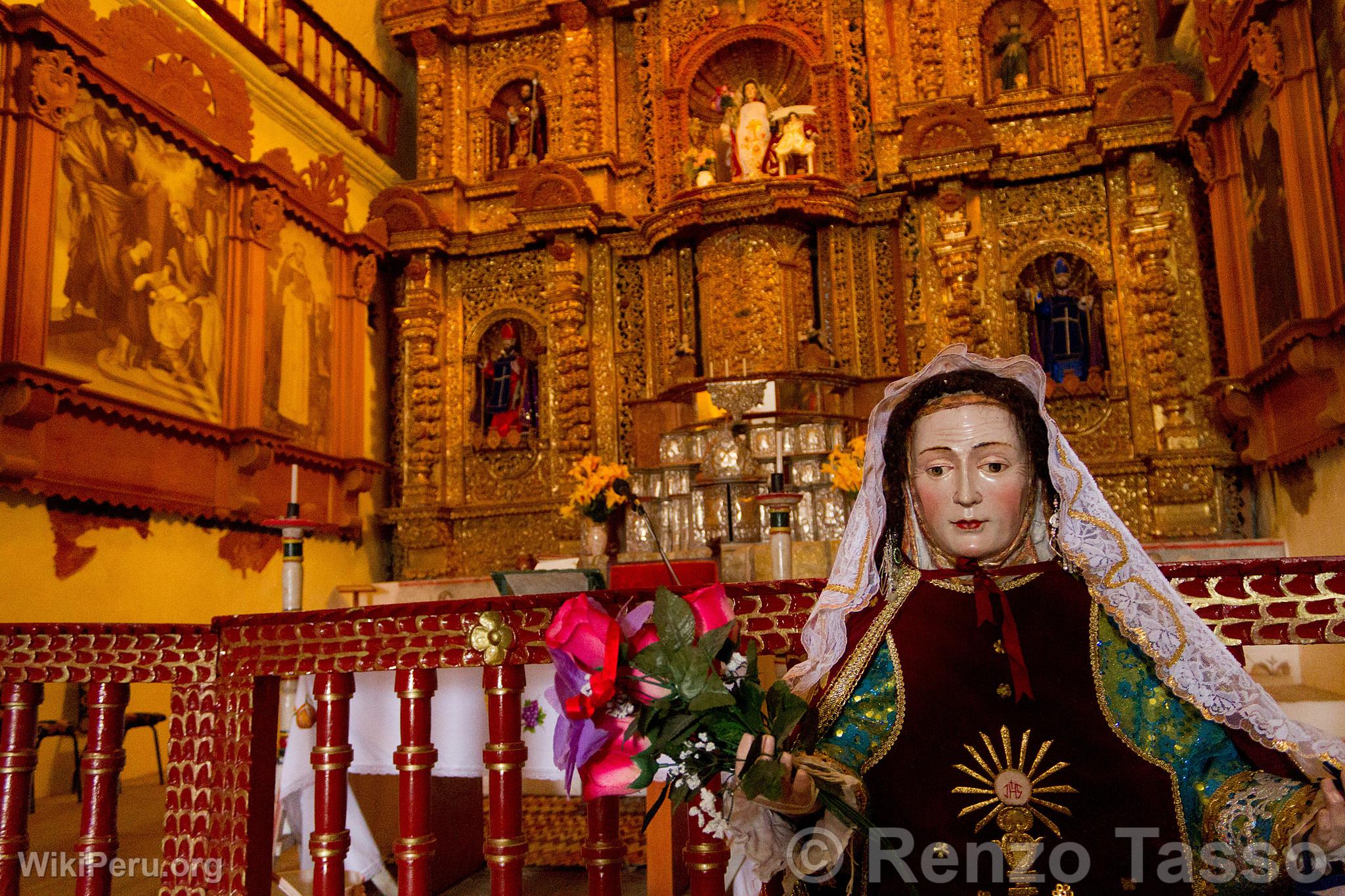 Interior de la iglesia de Maca