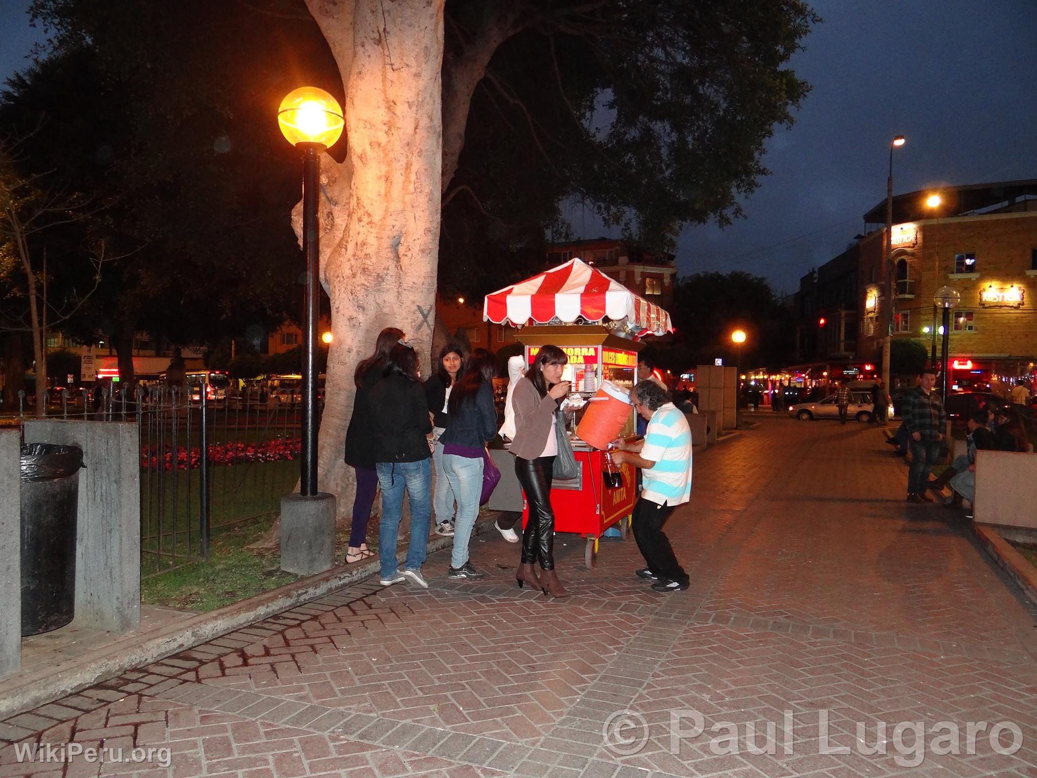 Parque Kennedy, Lima