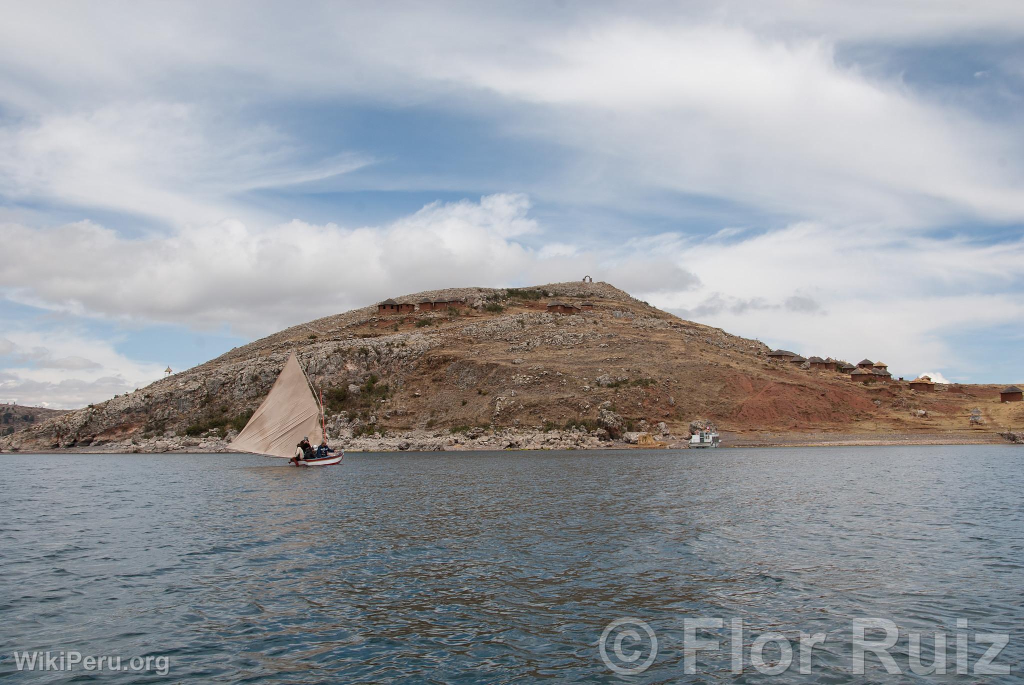 Isla Tikonata en el Lago Titicaca