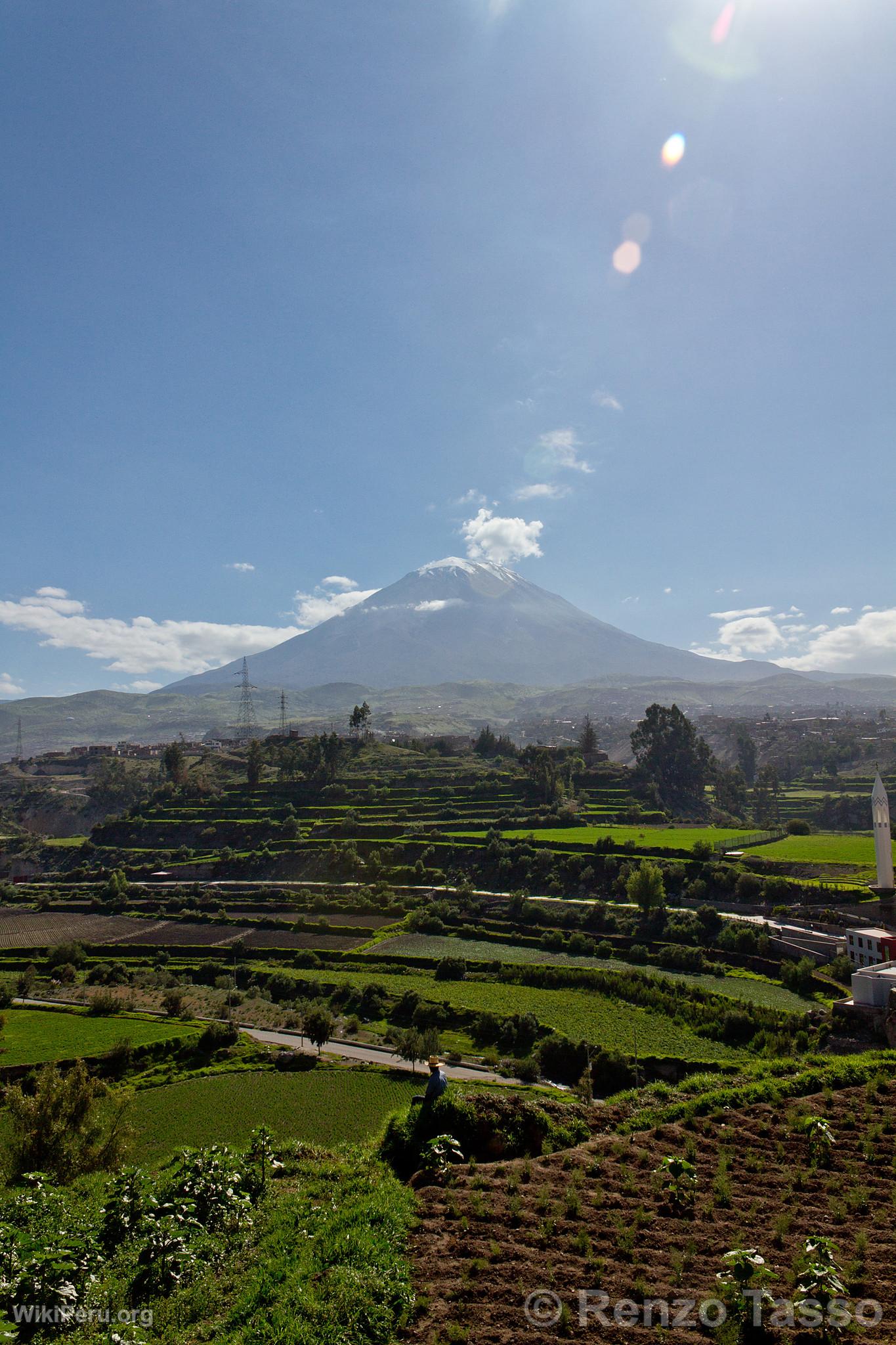 Volcn Misti y campia de Arequipa