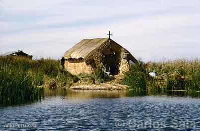 Isla flotante de los Uros