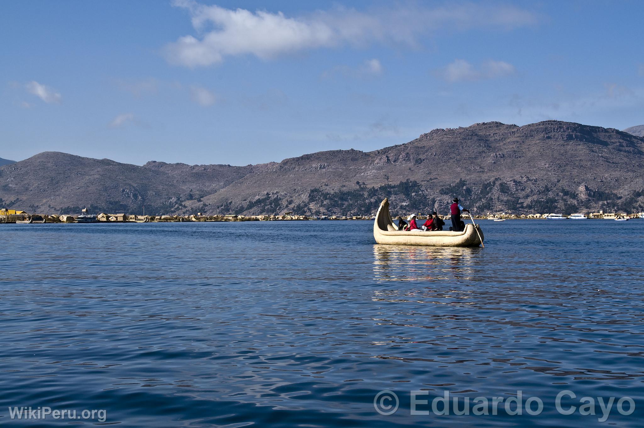 Turistas en el Lago Titicaca