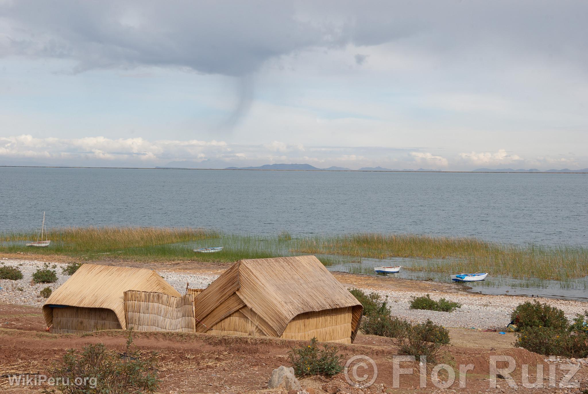 Comunidad de Luquina chico y Lago Titicaca