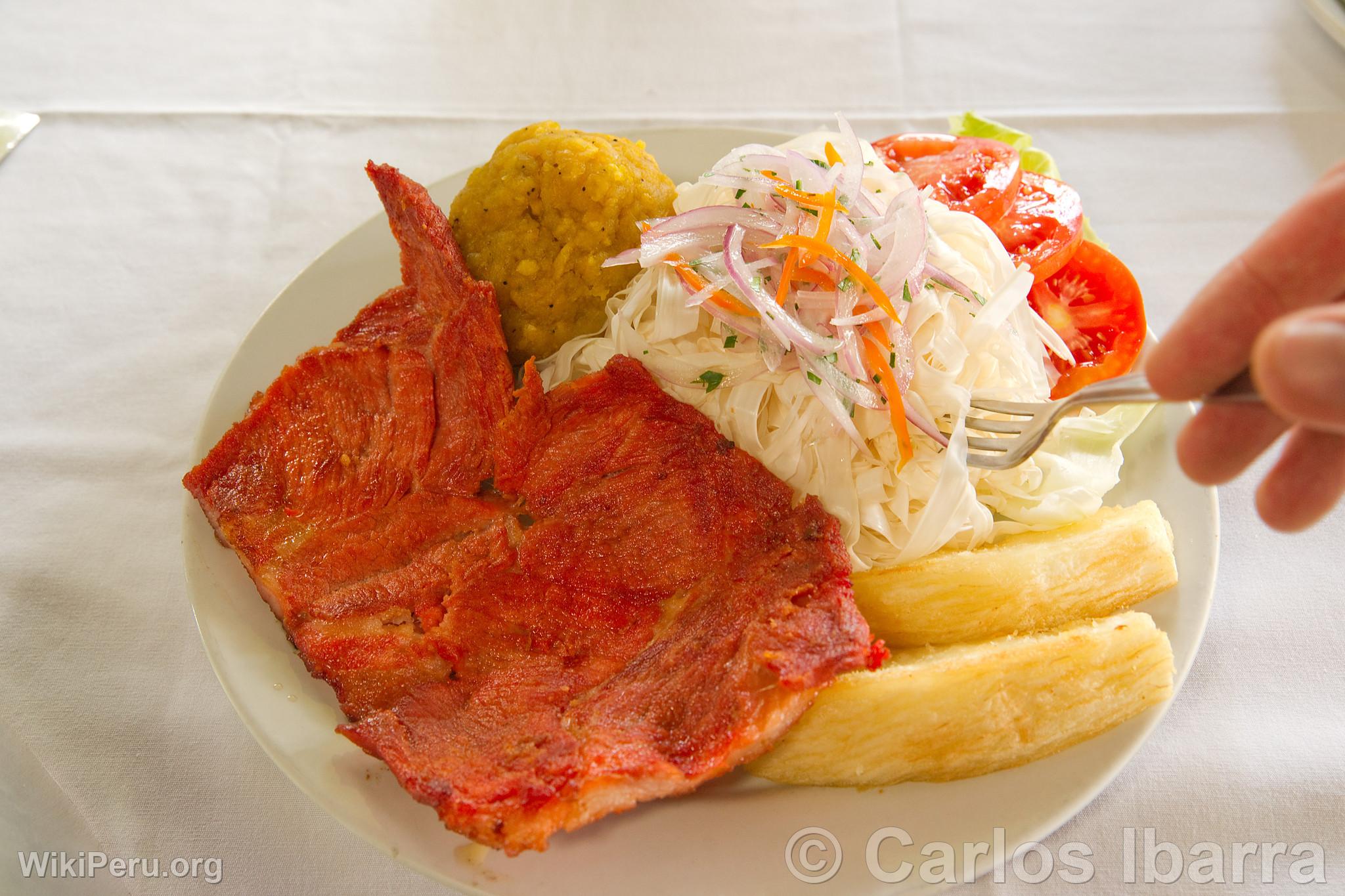 Chonta, tacacho y cecina