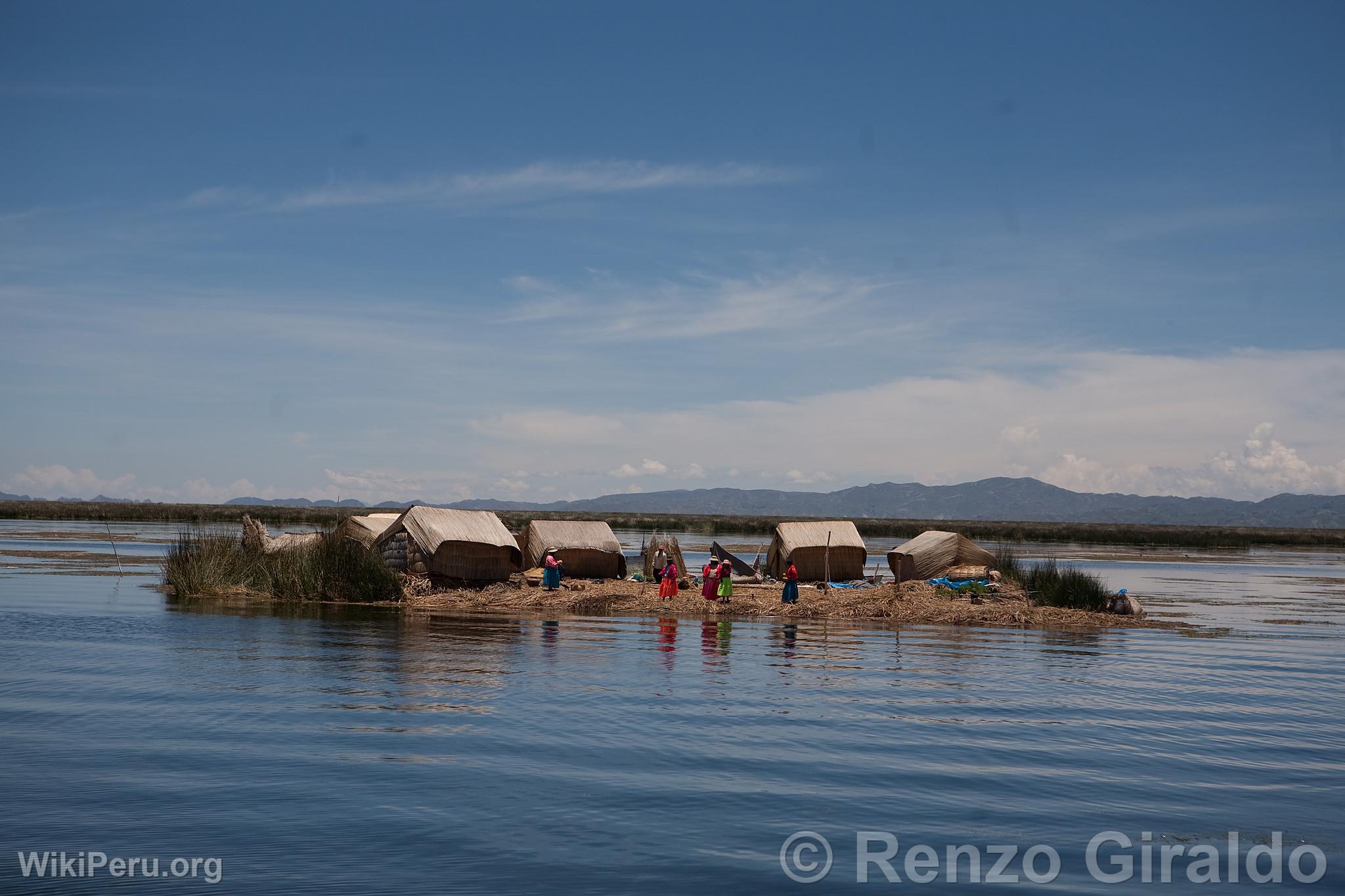 Islas de los Uros en el Lago Titicaca