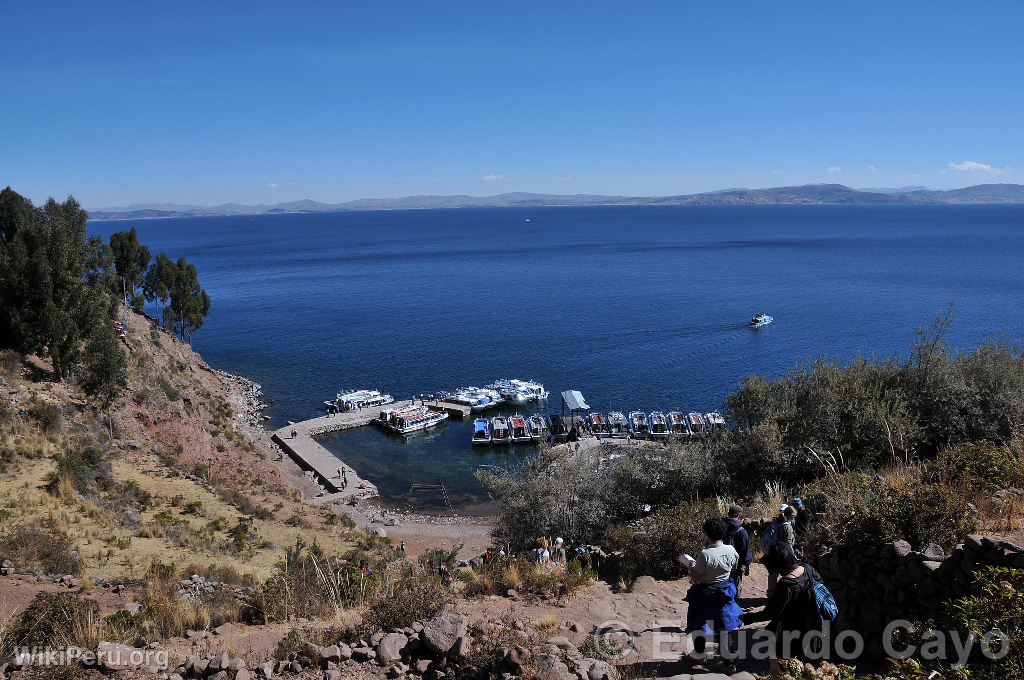 Turistas en la Isla de Taquile