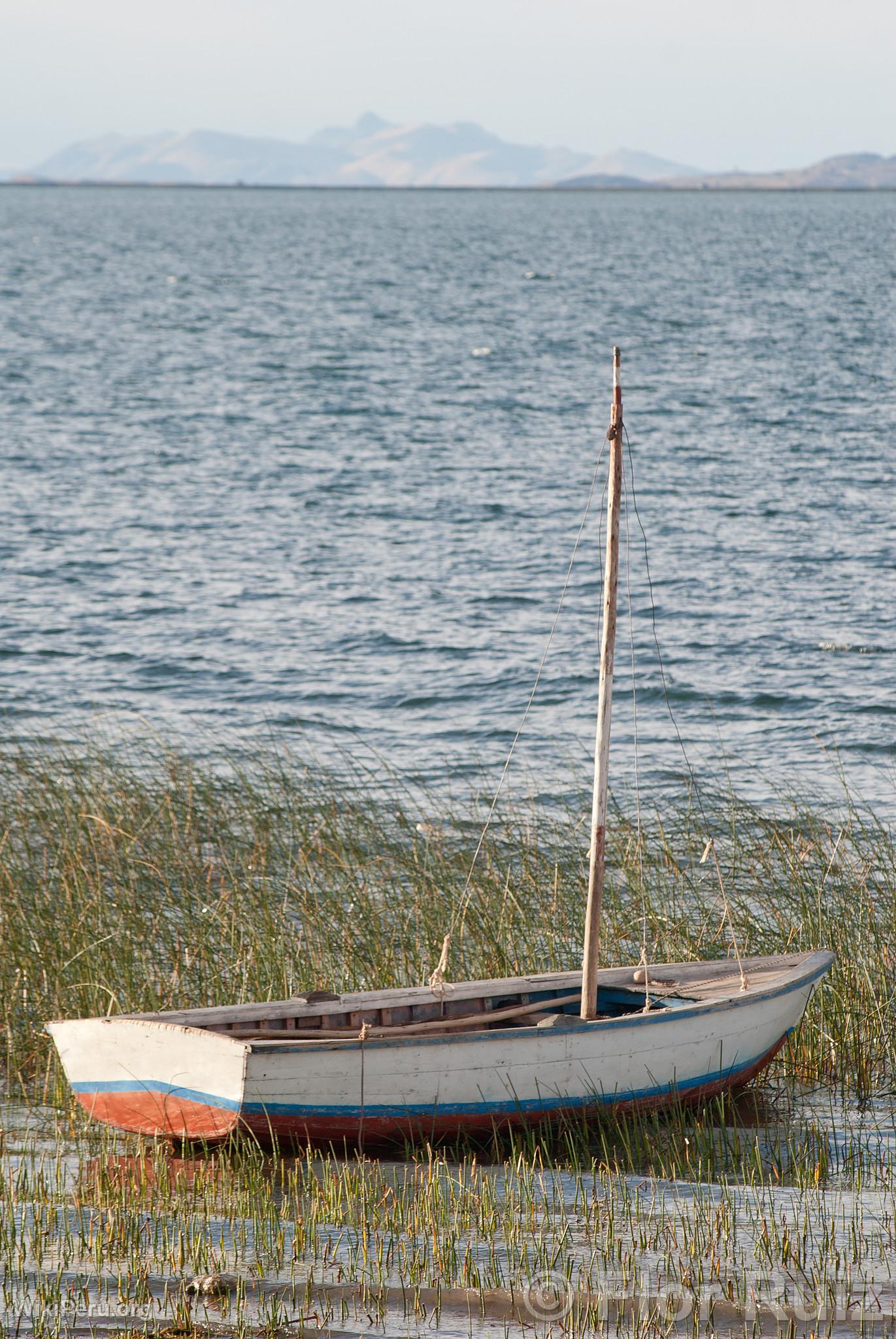 Bote en el Lago Titicaca