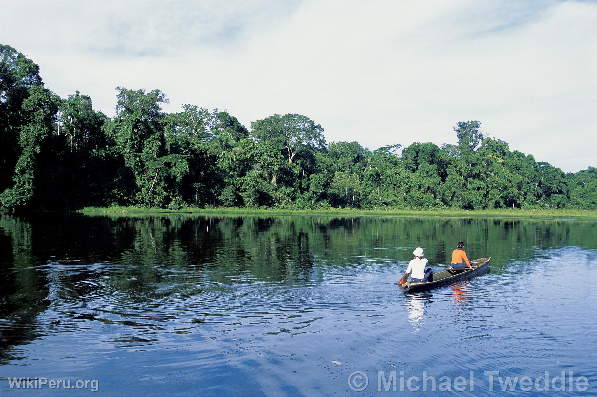 Turistas en Lago Tres Vhimbadas