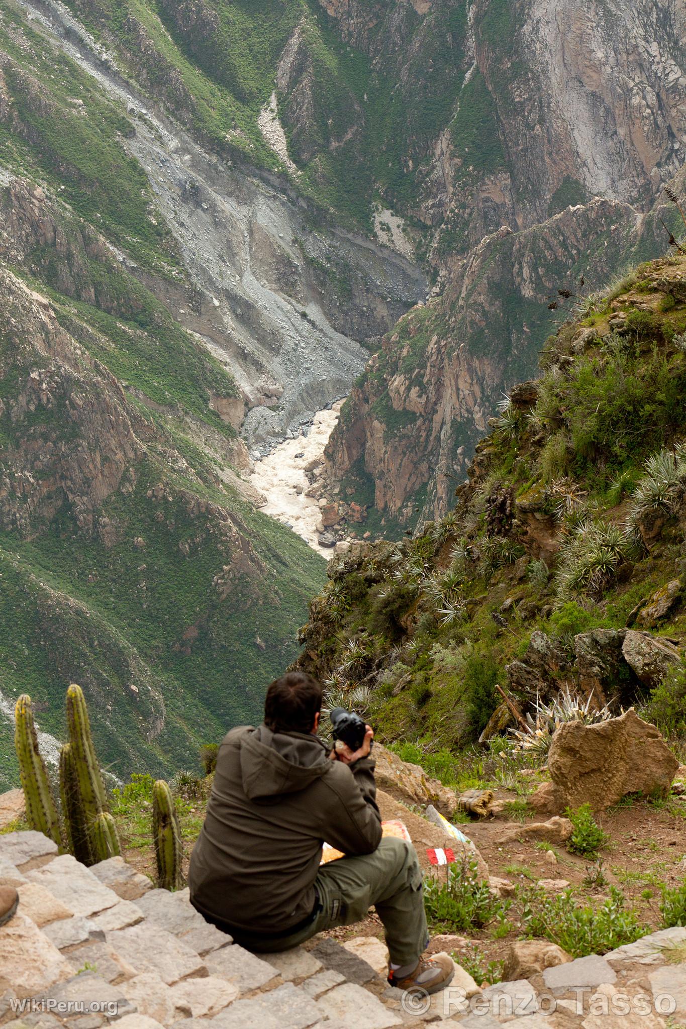 Turista en el Colca