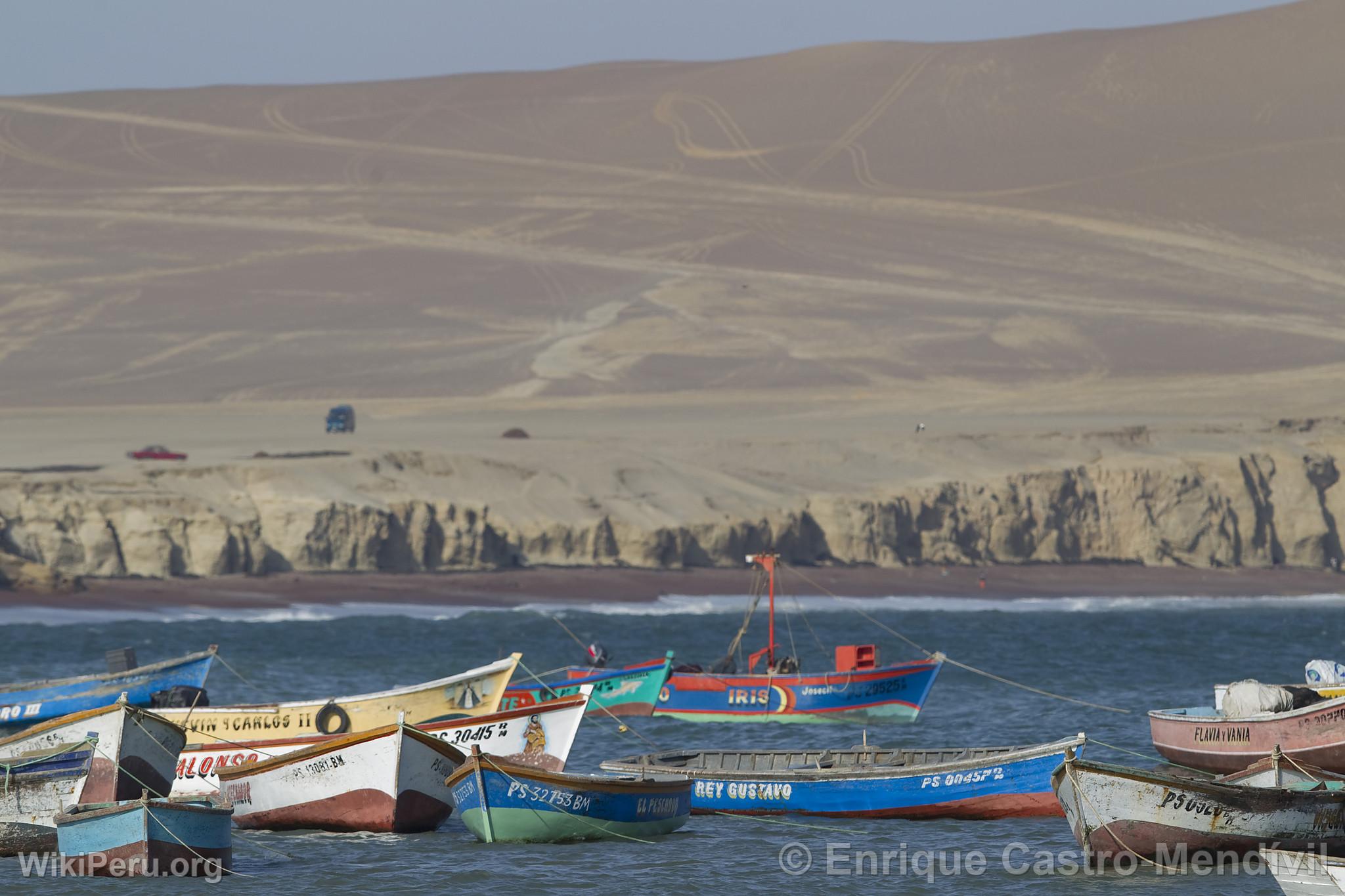 Caleta de pescadores en la playa Lagunillas