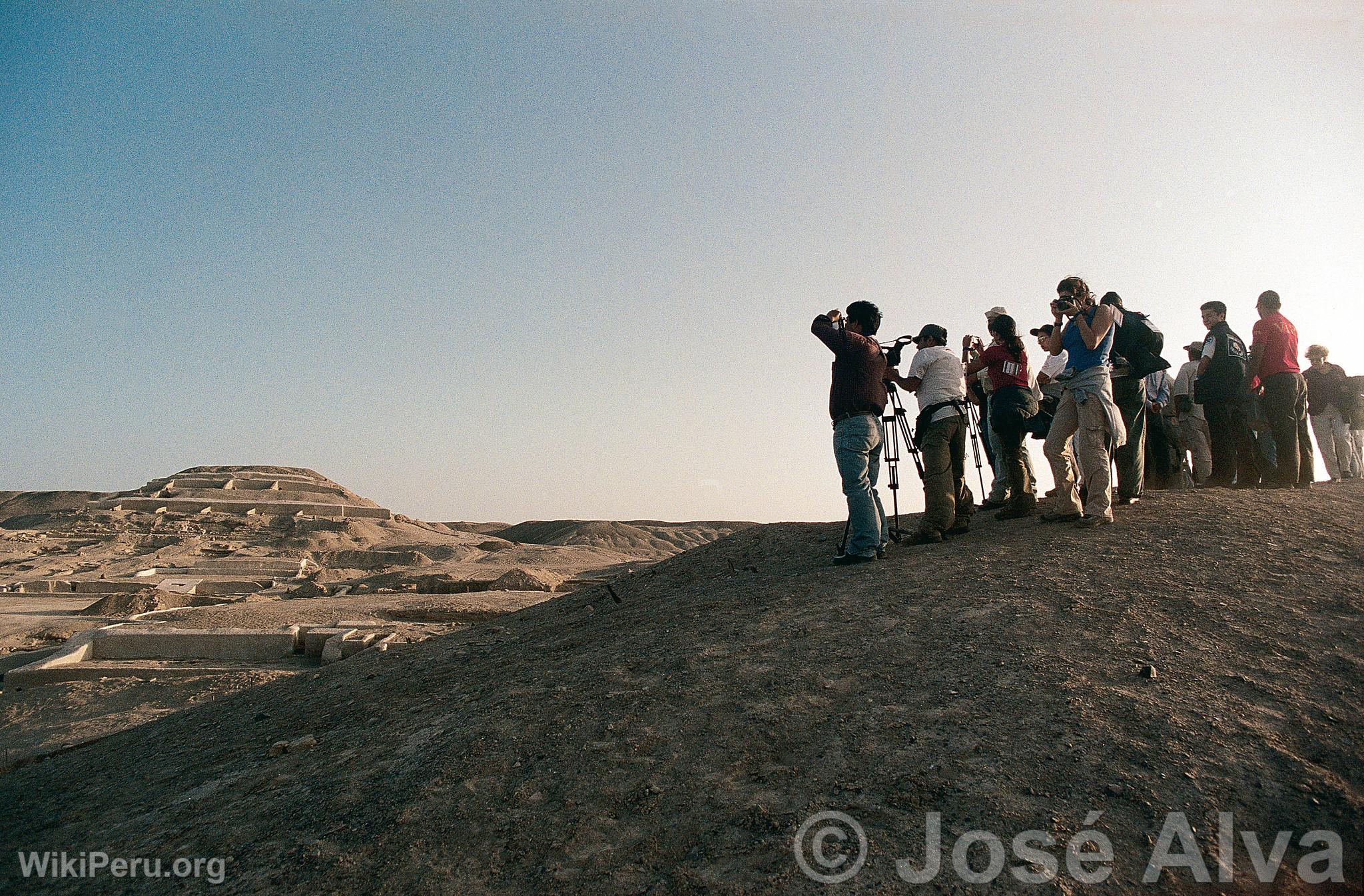 Turistas en Cachuachi