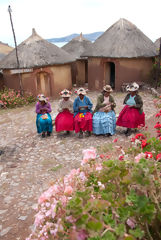 Isla Tikonata en el Lago Titicaca