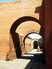 Corredor del convento de Santa Catalina en Arequipa