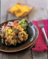 Majado de yuca con chicharrn