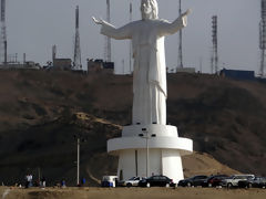 El Cristo del Pacifico, Lima