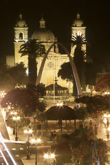 Plaza y Catedral, Tacna