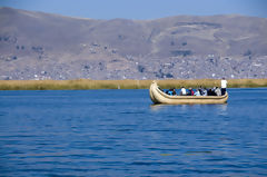 Turistas en el Lago Titicaca