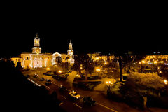 Plaza de armas y catedral de Arequipa