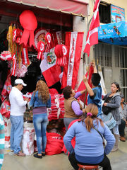 Venta de banderas, Lima